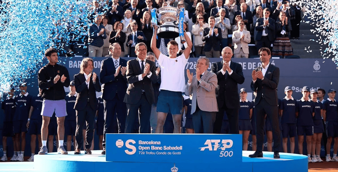 Rune Tumbangkan Alcaraz untuk Rebut Gelar Barcelona Open 2025